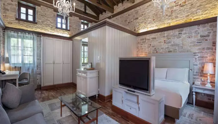 هتل دابل تری بای هیلتون کوش آداسی